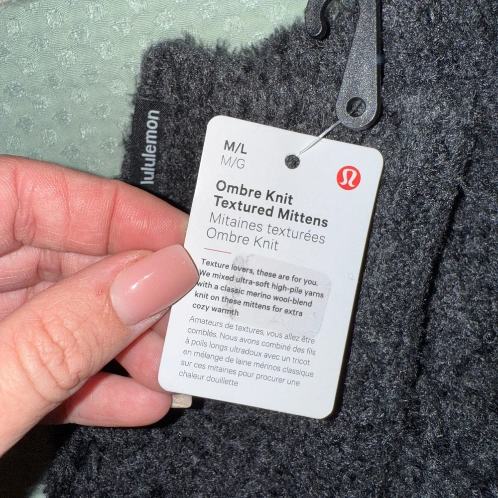 NWT Lululemon Women's Ombre Knit Textured Mittens Black Graphite Grey Size M/L‎